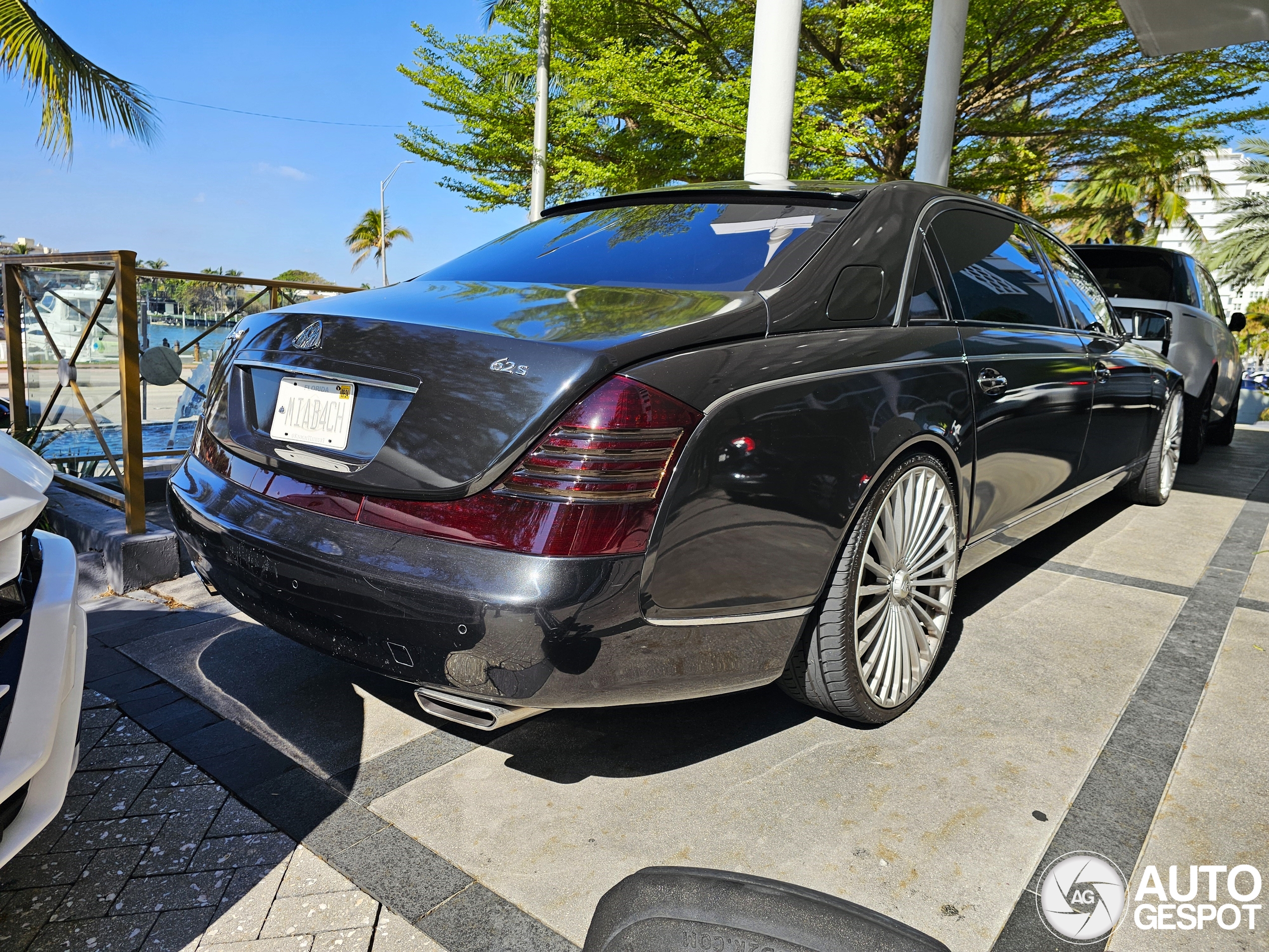 Is this the perfect limousine for Miami Beach?